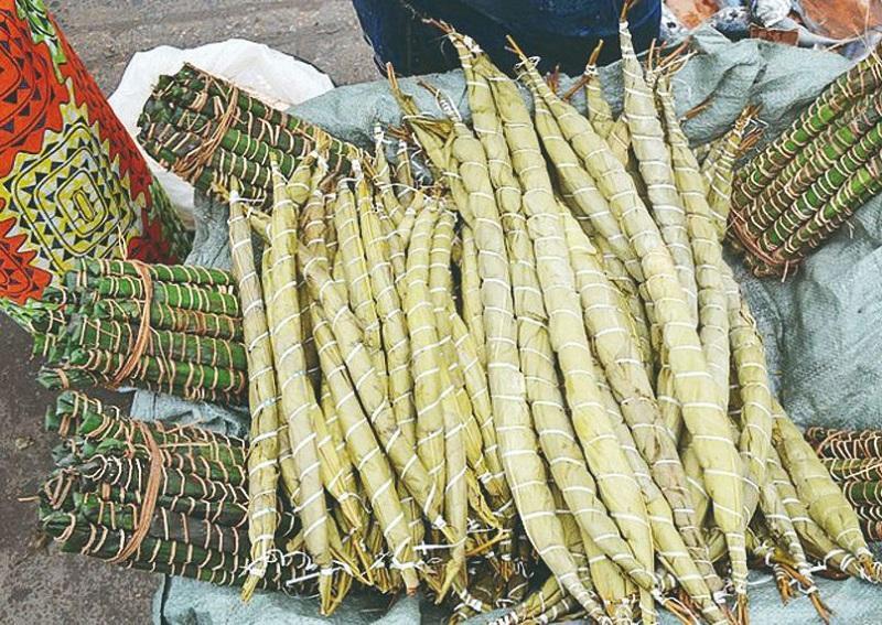 Les « Bobolo », du bâton aux barres de manioc